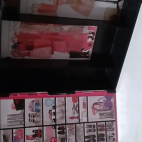 πBARBIE WARDROBE Case 2011 Hard Plastic π - Picture 7 of 12